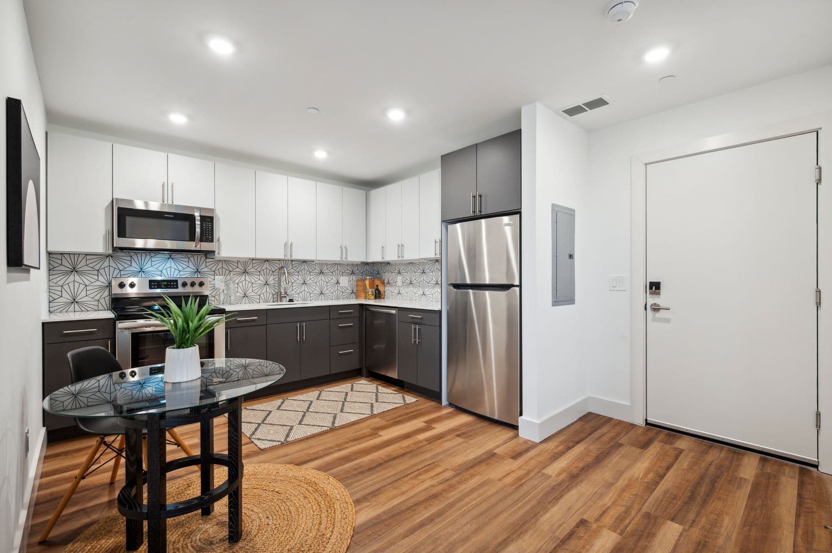 Philadelphia Apartment: 3029 W Glenwood Ave - 412