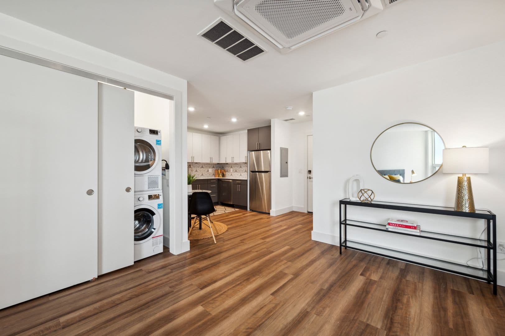 Philadelphia Apartment: 3029 W Glenwood Ave - 401