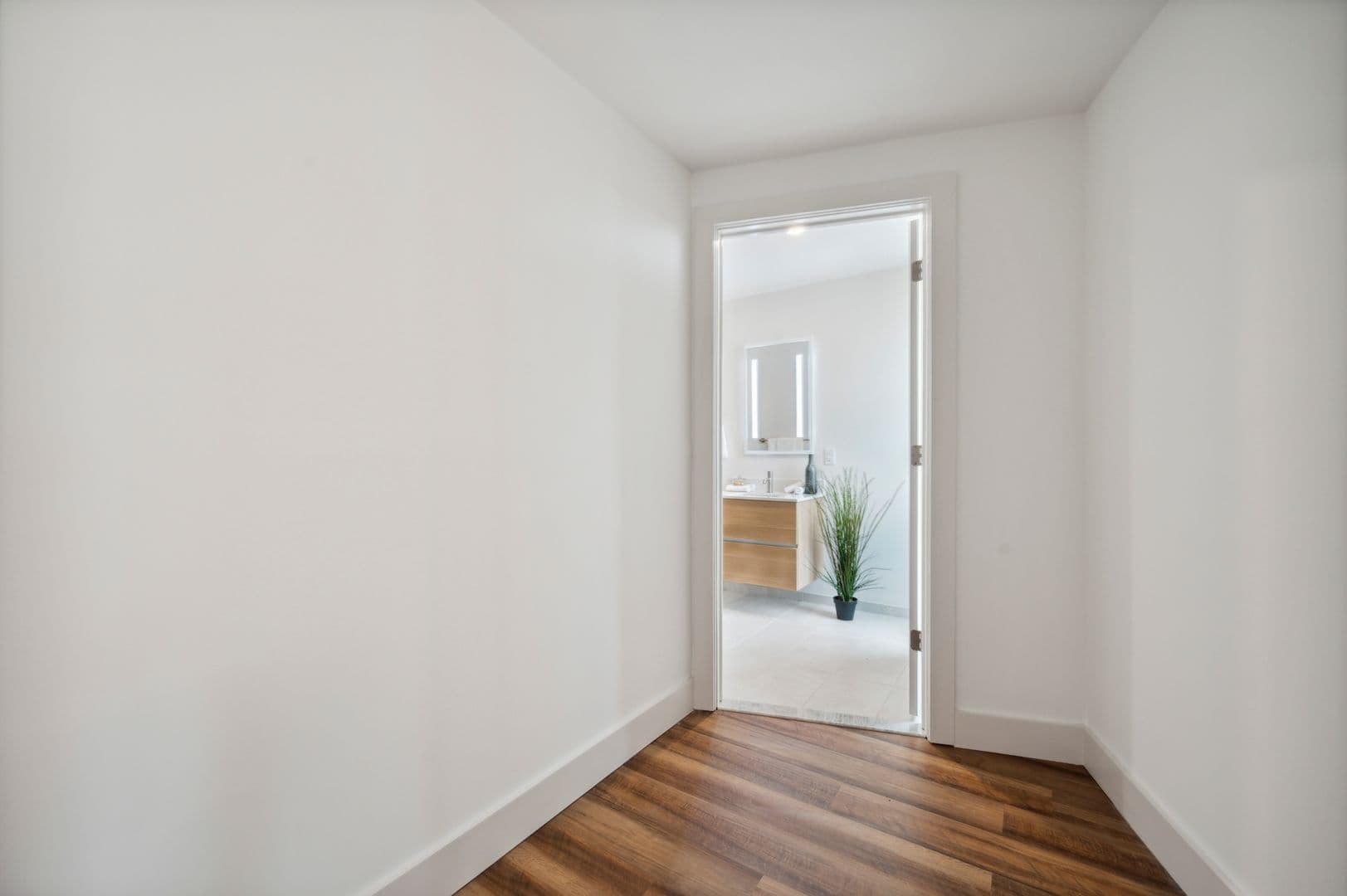 Philadelphia Apartment: 3029 W Glenwood Ave - 501