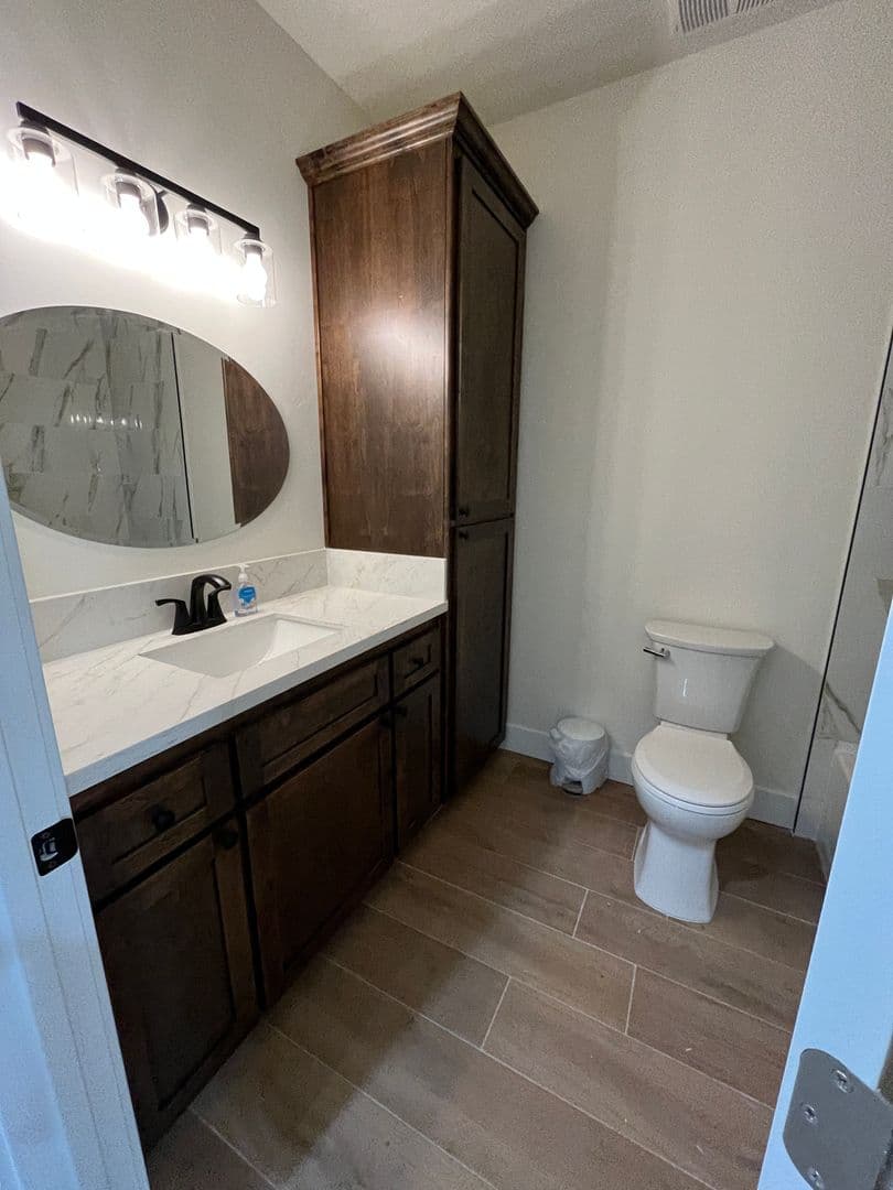 Lindsay House: 440 N Westwood Ave