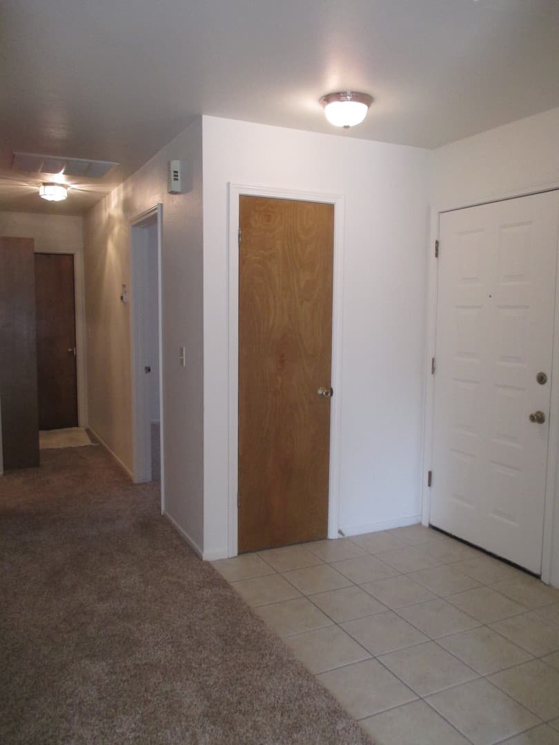Visalia House: 4043 West Victor Avenue