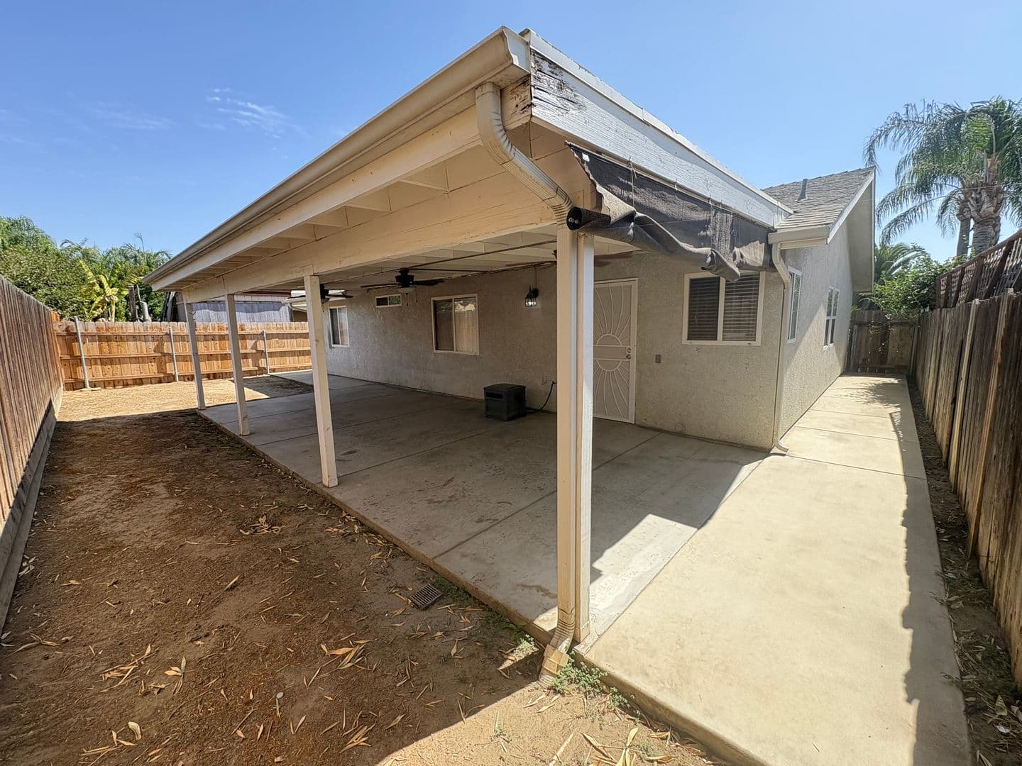 Visalia House: 744 West Buena Vista Ave