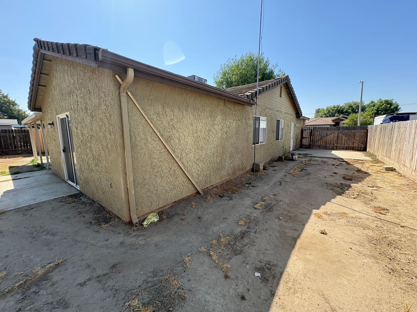 Visalia House: 2324 West Delta Ave