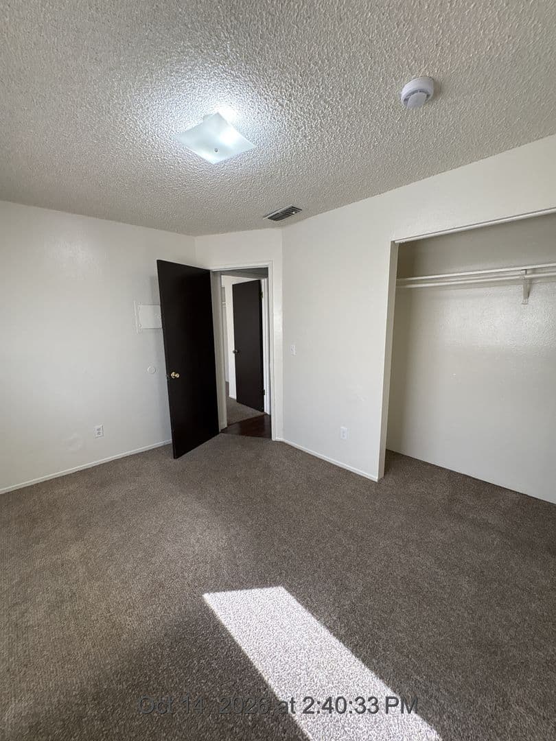 Visalia Apartment: 615 S Demaree St