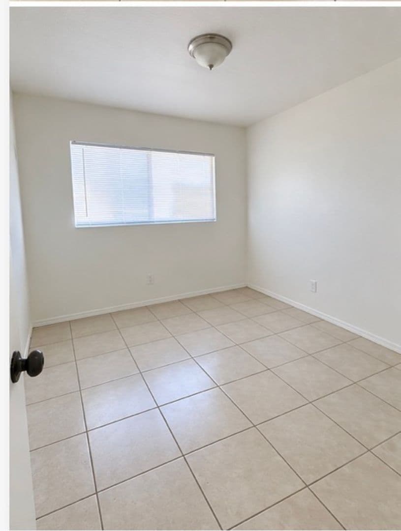 Dinuba House: 240 W Whittaker Way