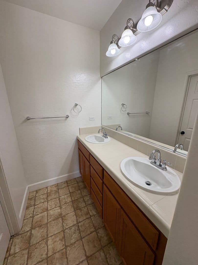 Visalia House: 3116 W Buena Vista