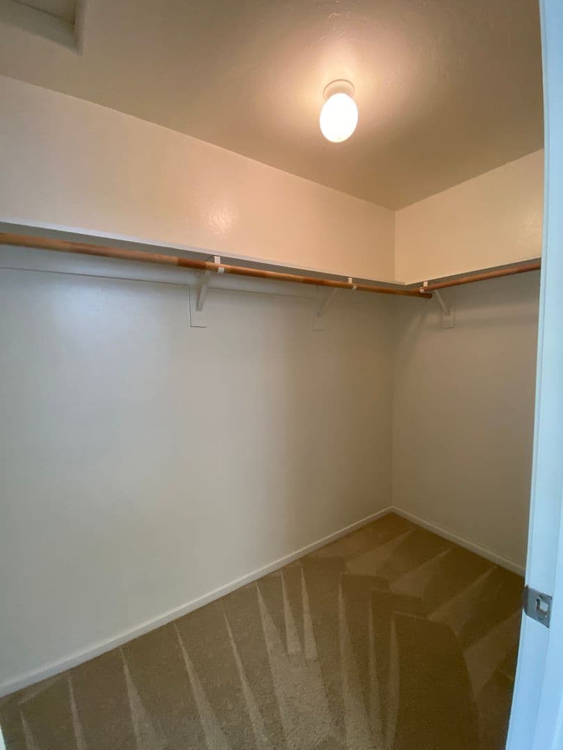 Visalia House: 1025 West Reese Ct