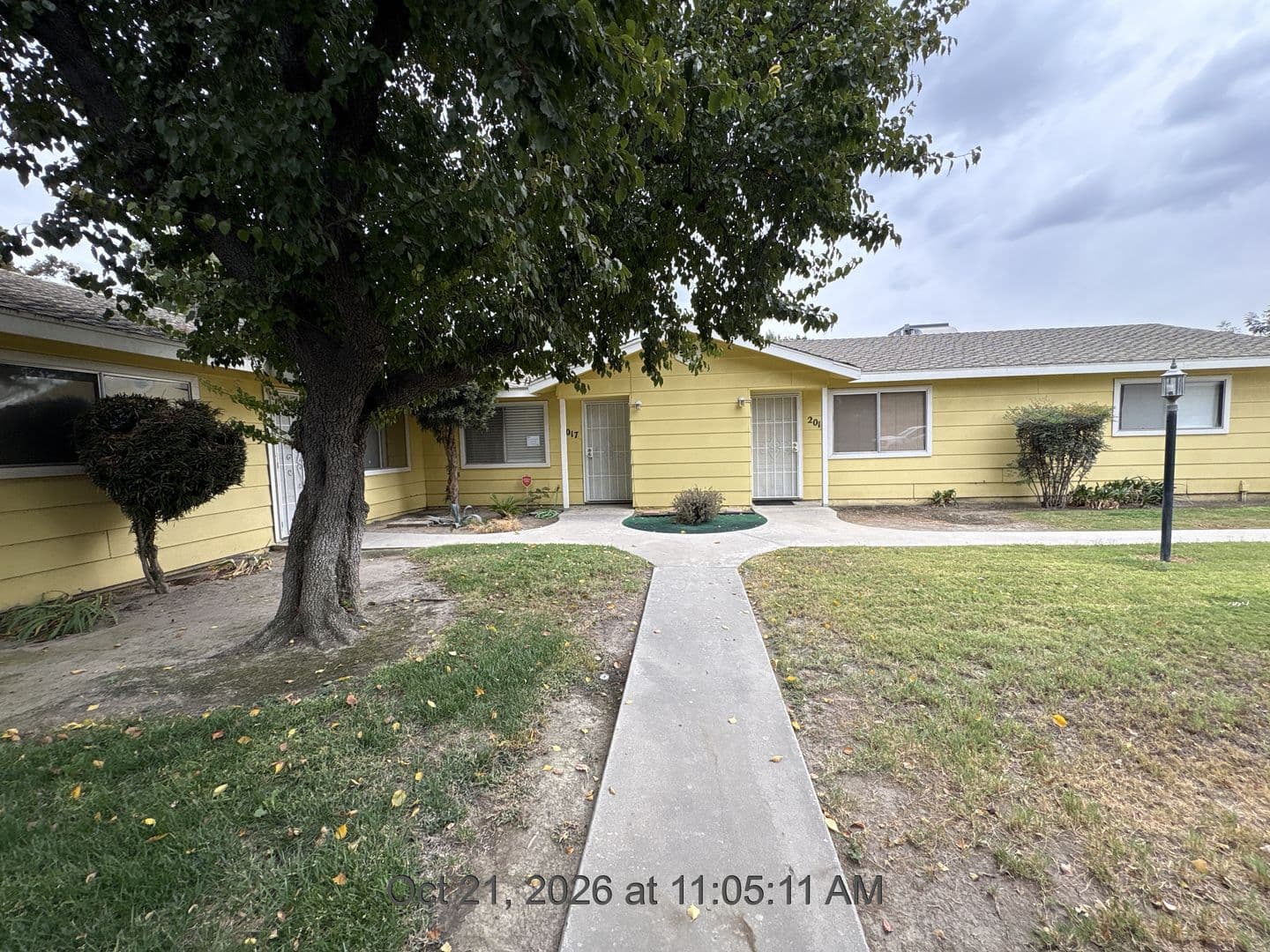Visalia Apartment: 2015-2019 E. Walnut Ave