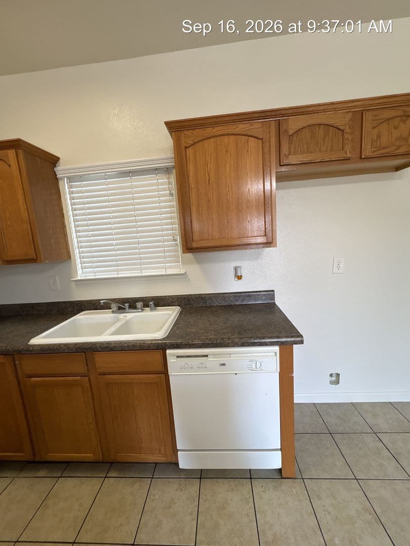 Visalia Apartment: 1311-1323 South Crowe Street