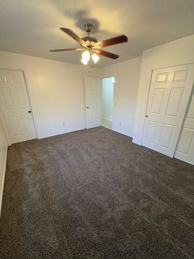 Visalia House: 2642 N Fairway St
