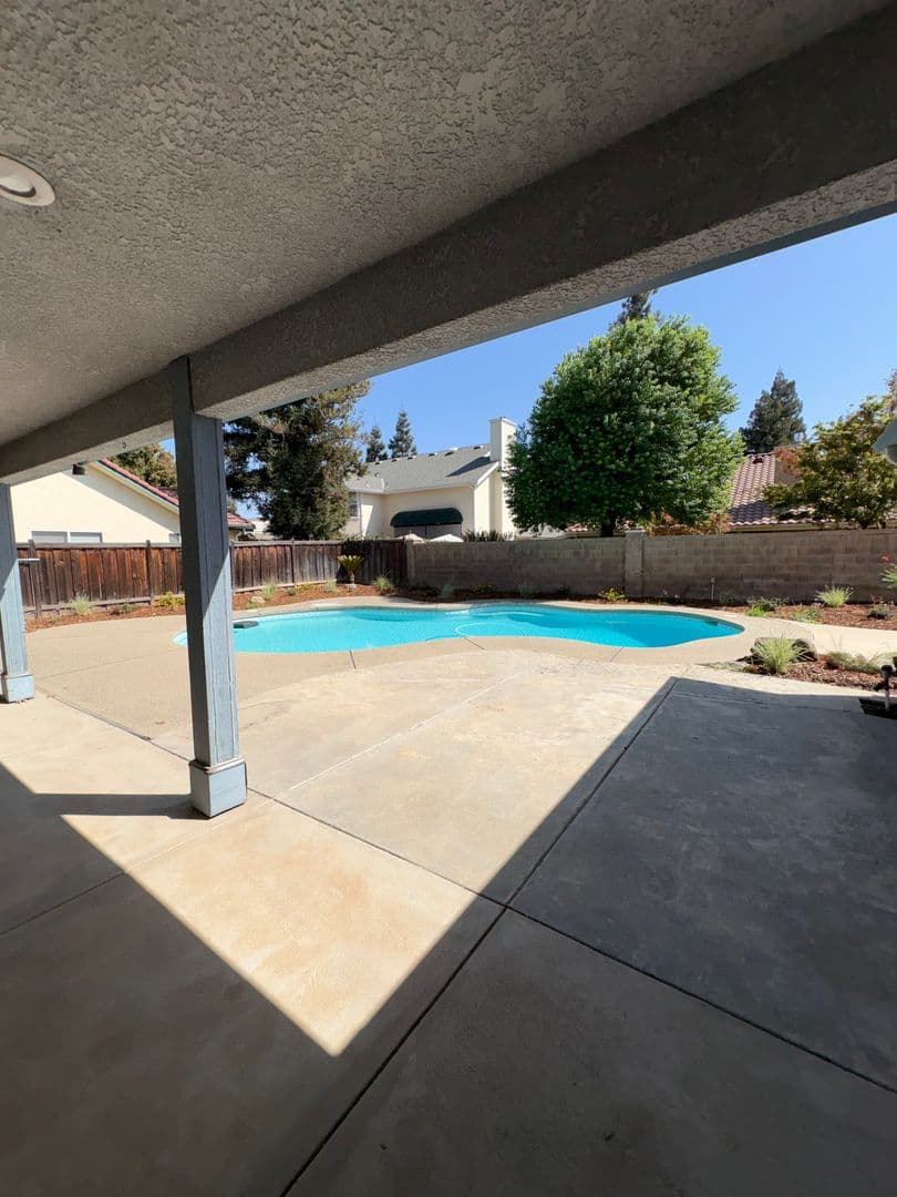 Clovis House: 3227 Jasmine Ave