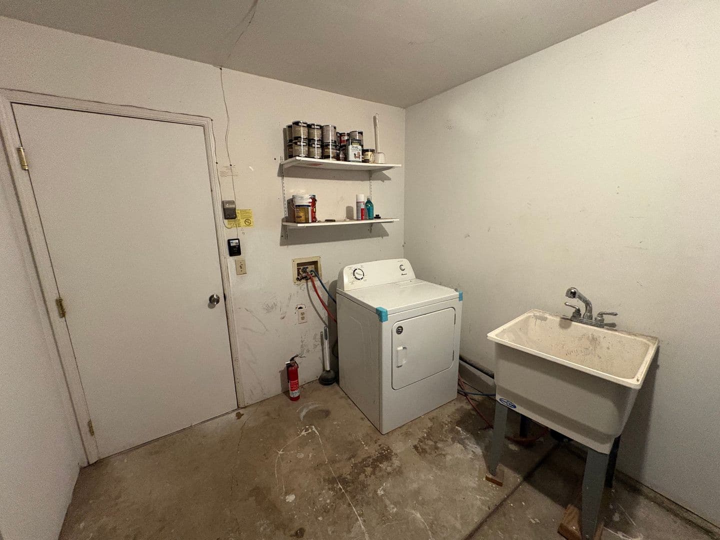 Visalia House: 2324 West Delta Ave