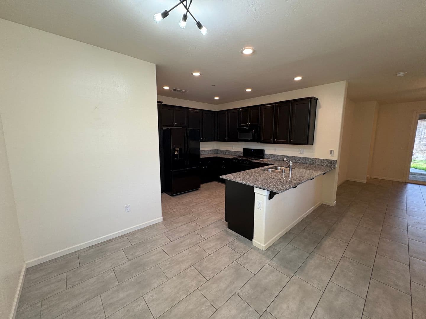 Tulare House: 3272 Manchester St