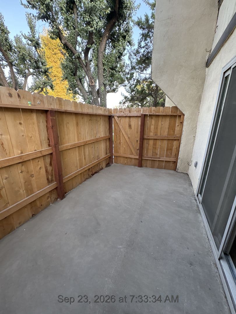 Visalia Apartment: 1300-1446 West Elowin Ave