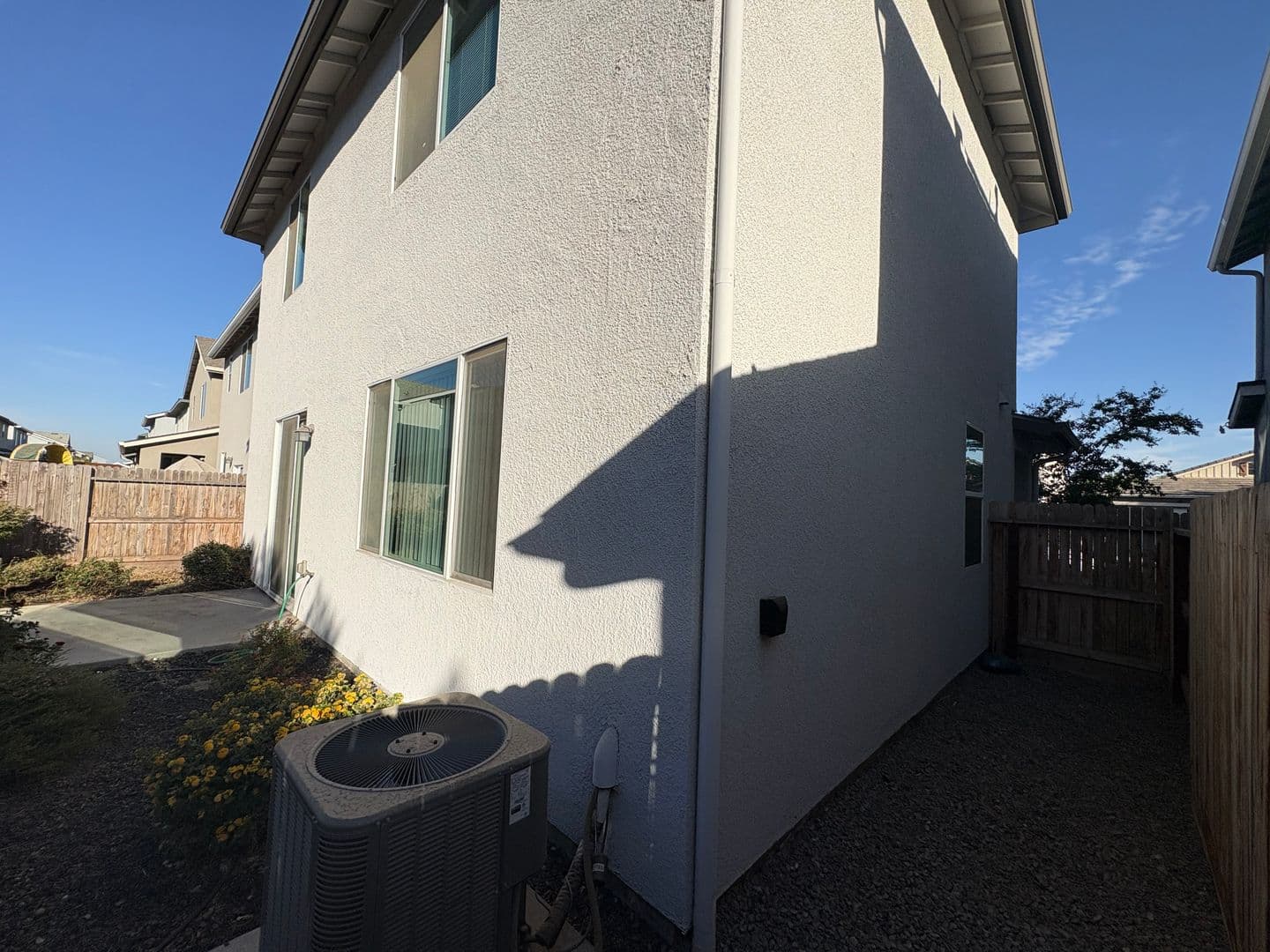 Visalia House: 1005 West Sedona Ave