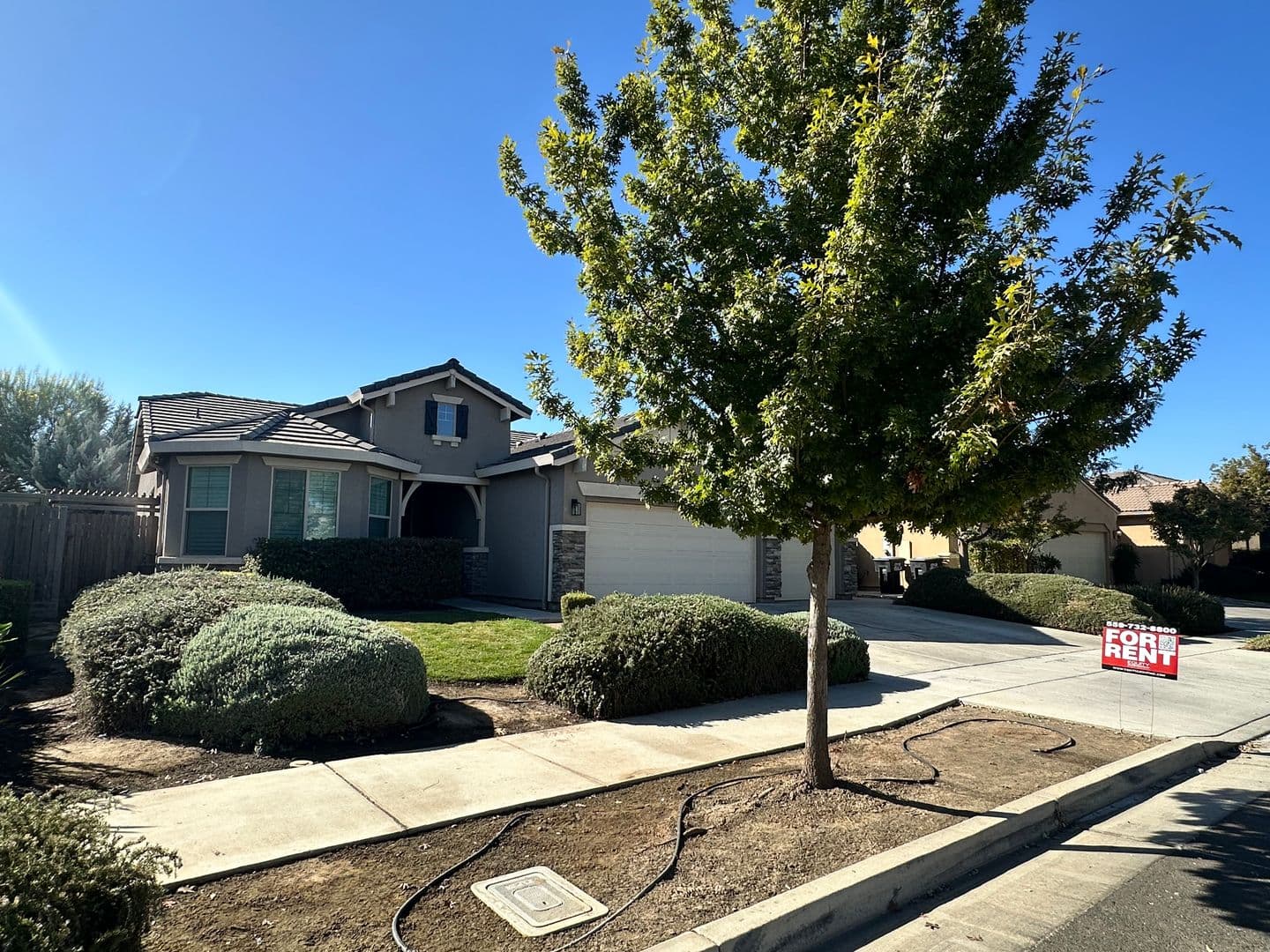 Visalia House: 2001 W Flagstaff Ave