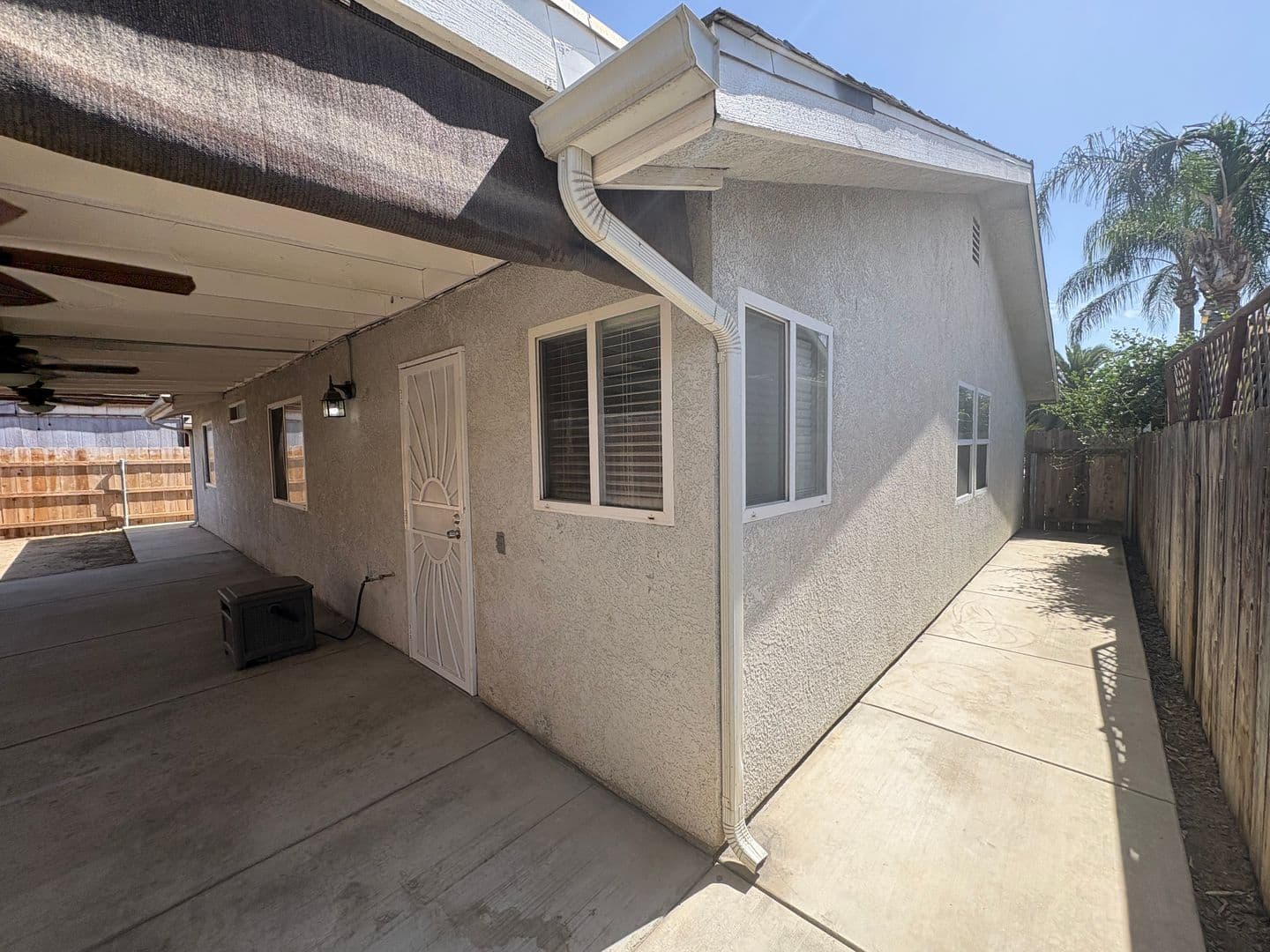Visalia House: 744 West Buena Vista Ave