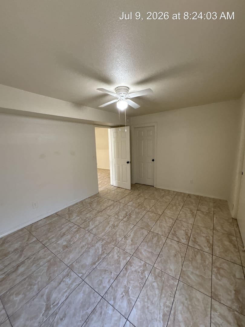 Visalia Apartment: 415 North West St
