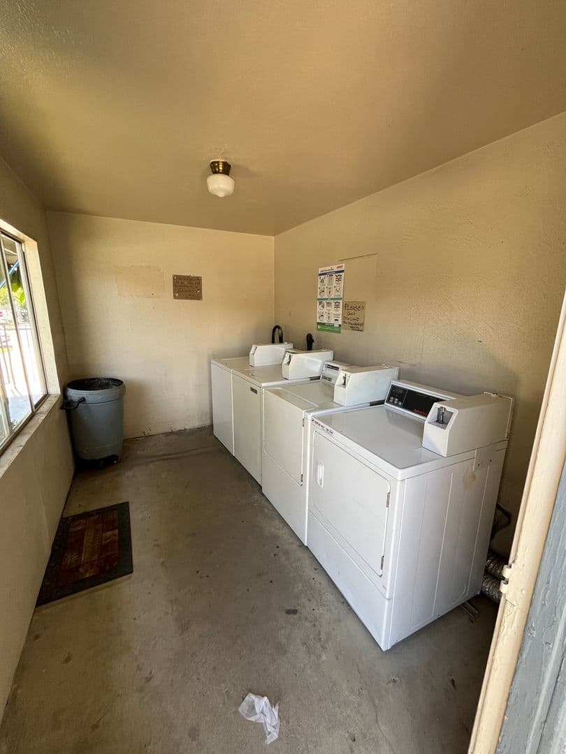Porterville Apartment: 258 N G St