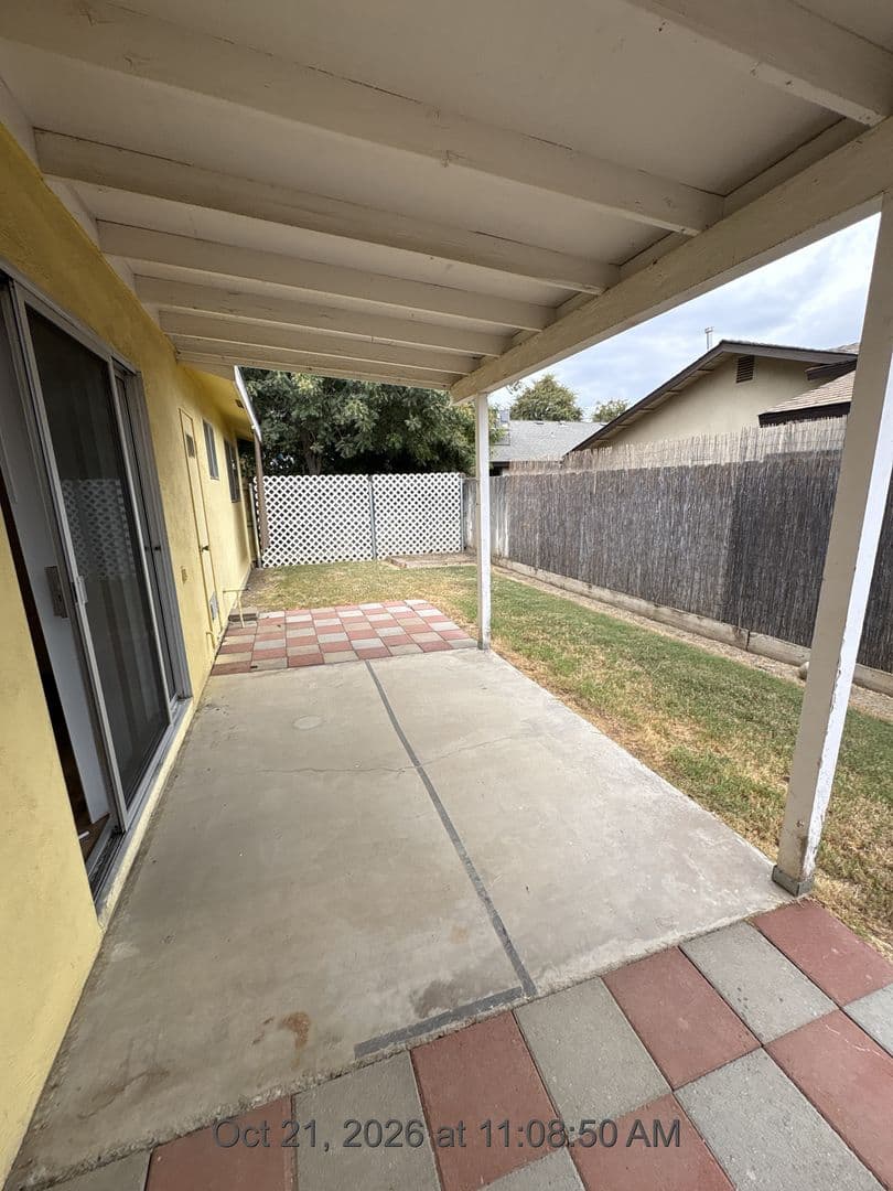 Visalia Apartment: 2015-2019 E. Walnut Ave