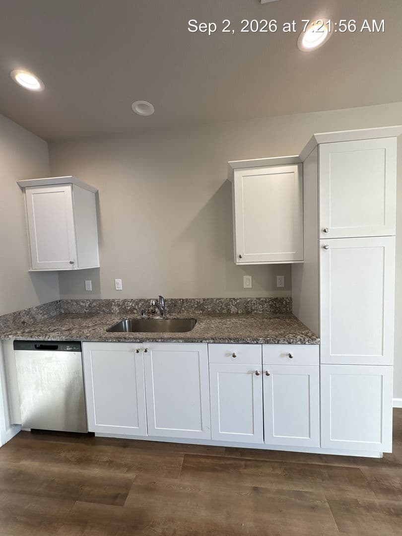 Visalia Apartment: 418 S Summit Street Unit #101-104
