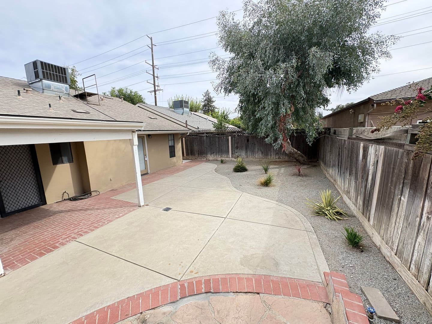Visalia House: 1931 South Stevenson Ct