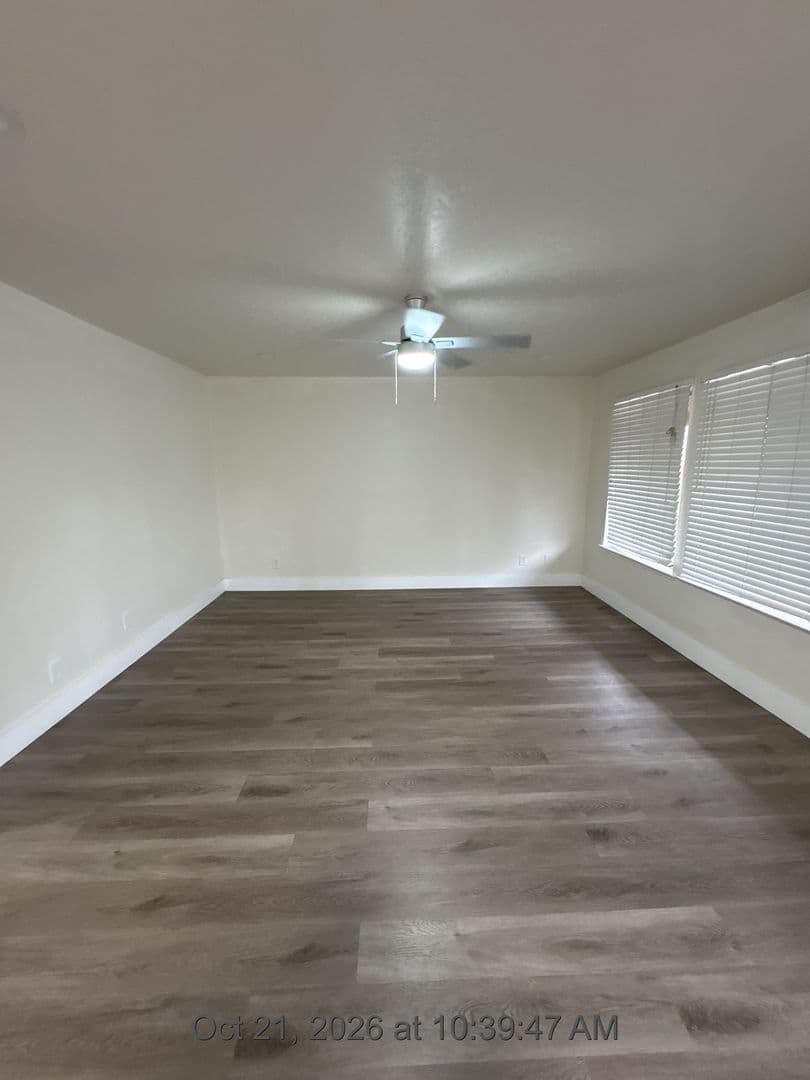 Visalia Apartment: 3521 W Campus Ave -5
