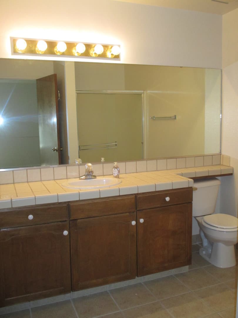 Visalia House: 4043 West Victor Avenue