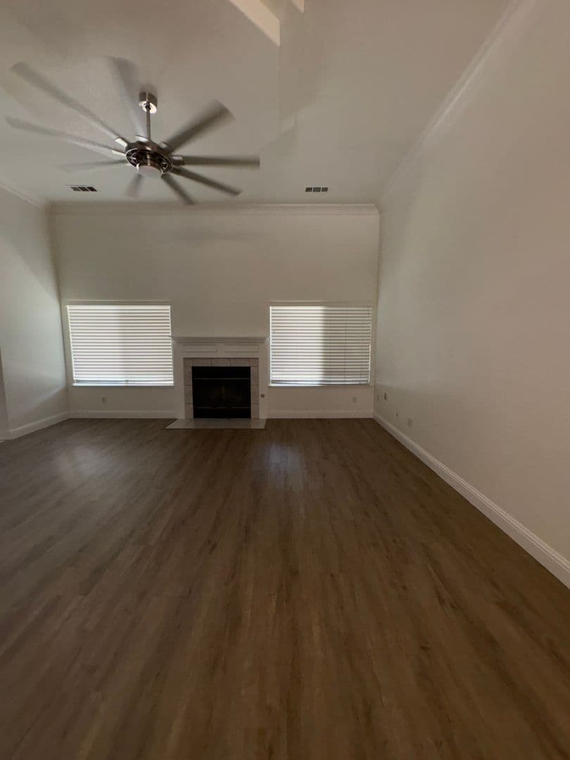Clovis House: 3227 Jasmine Ave