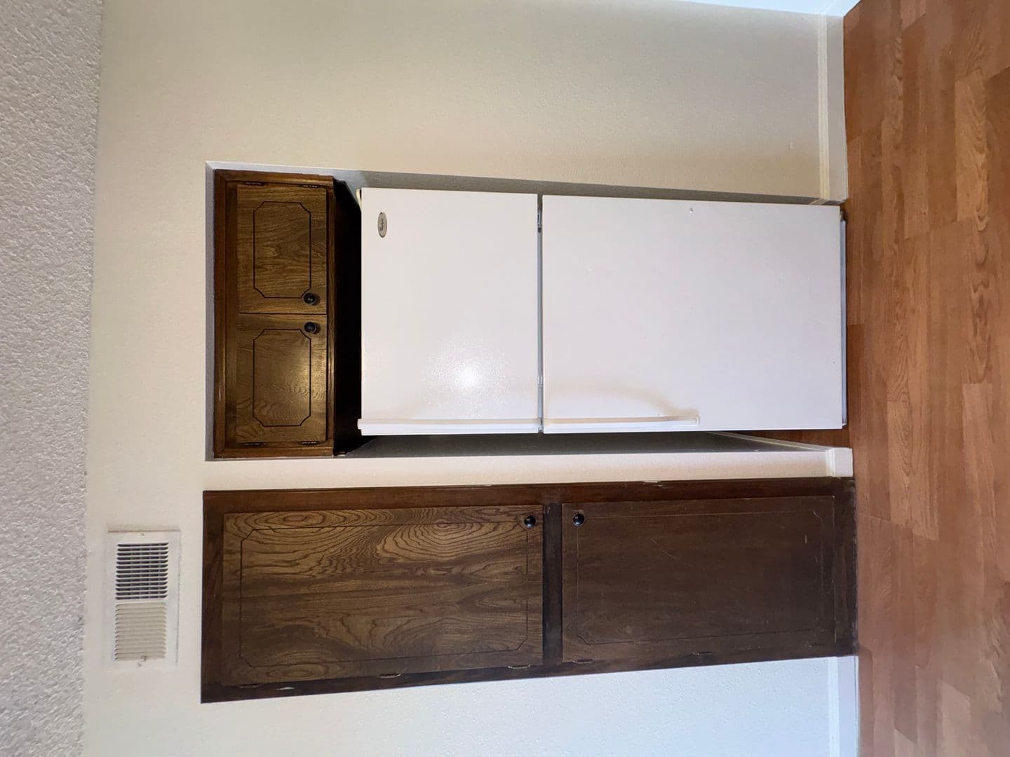Hanford Apartment: 1855-1893 Emma Lee Lane