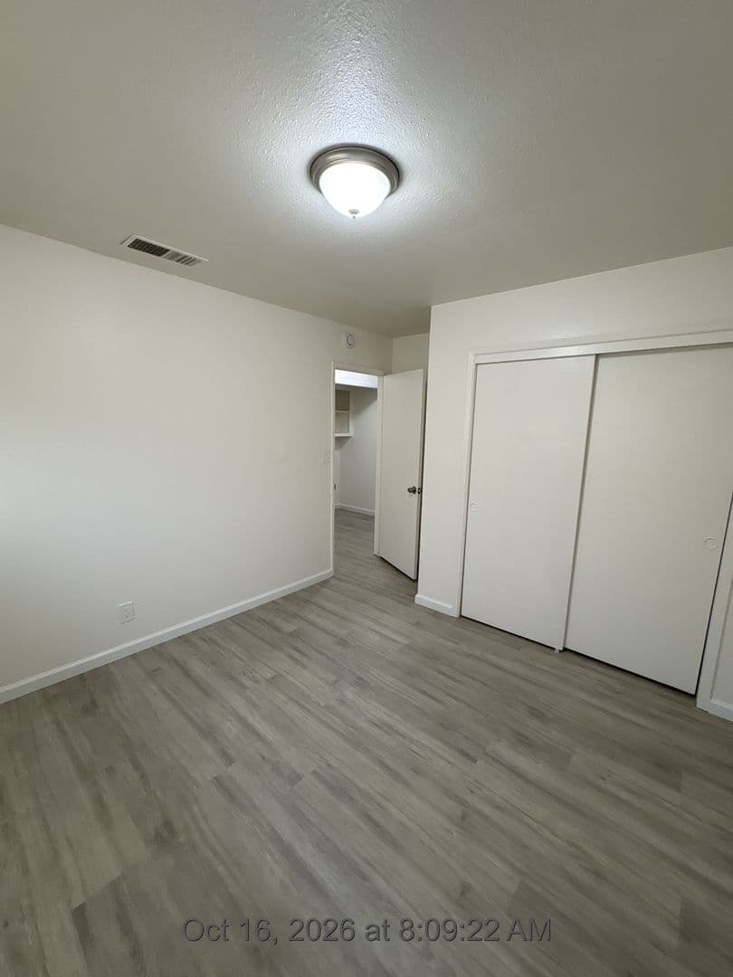 Visalia Apartment: 816 West Murray Avenue