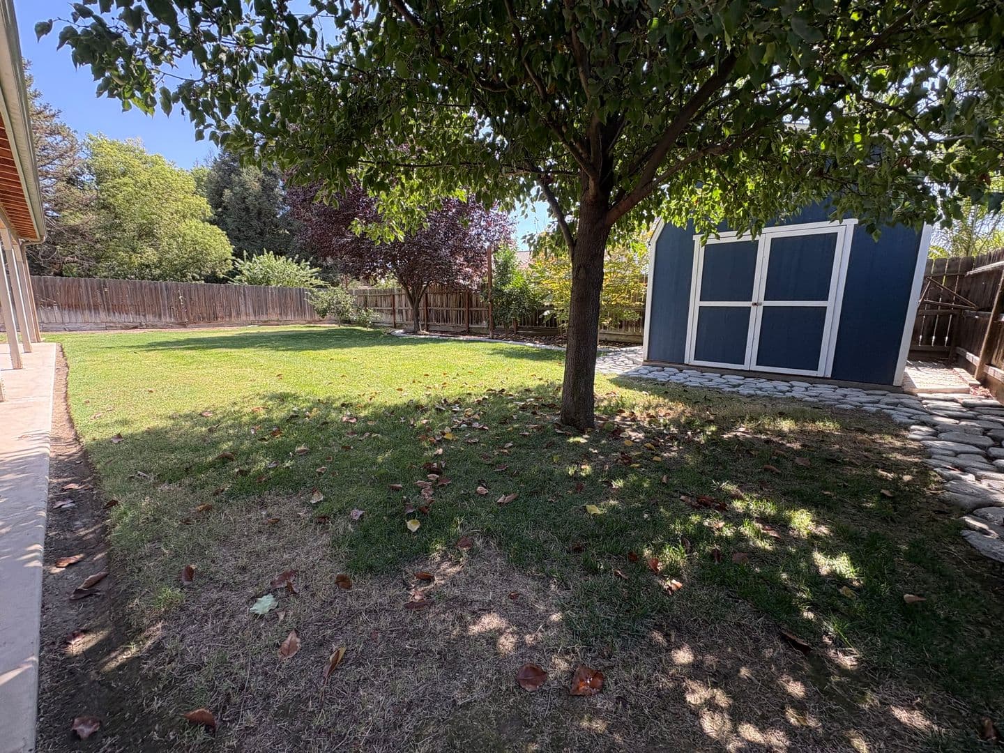 Visalia House: 2643 West Oakridge Ave