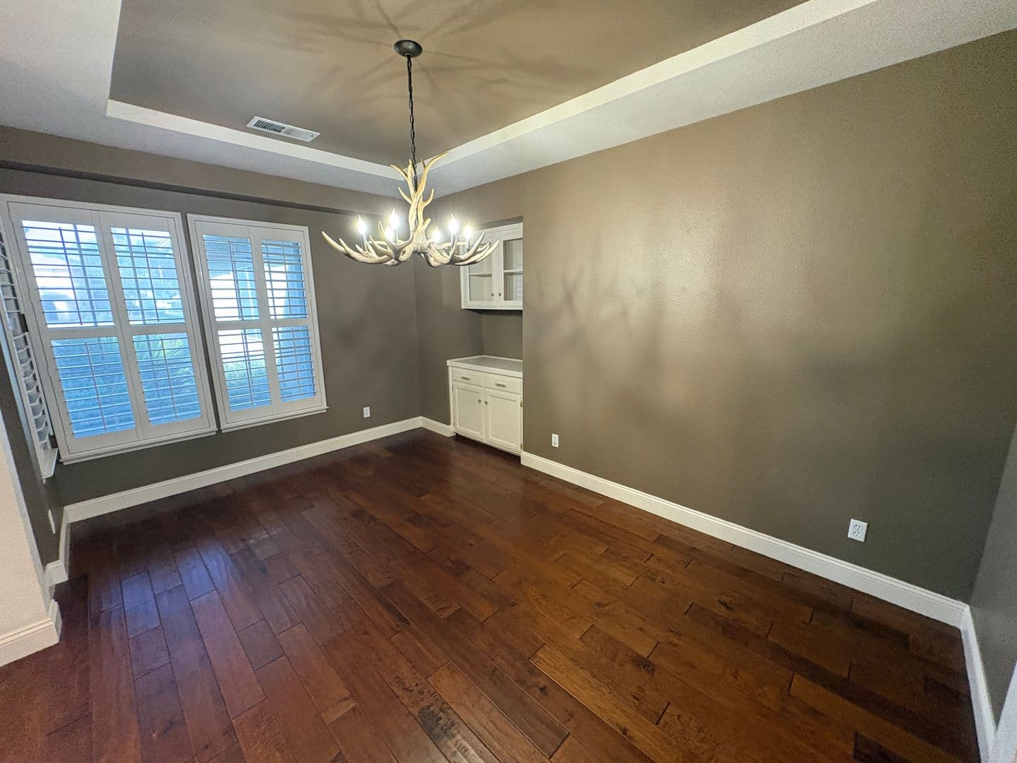 Hanford House: 540 West Birch Ct