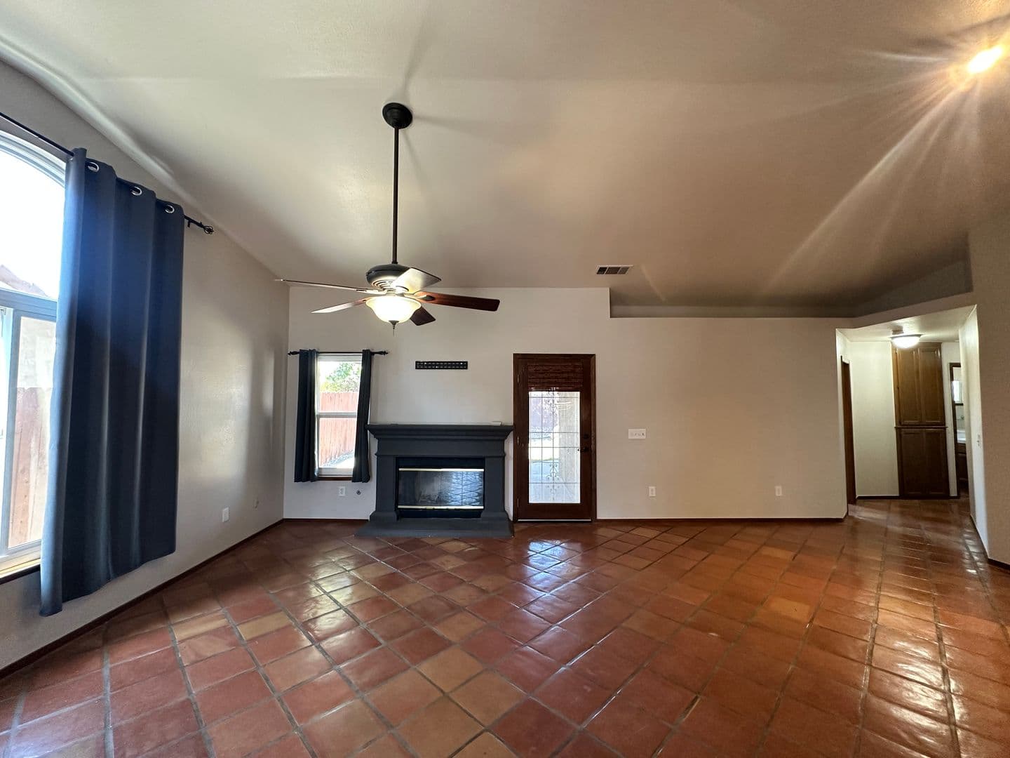 Visalia House: 1908 East College Ave