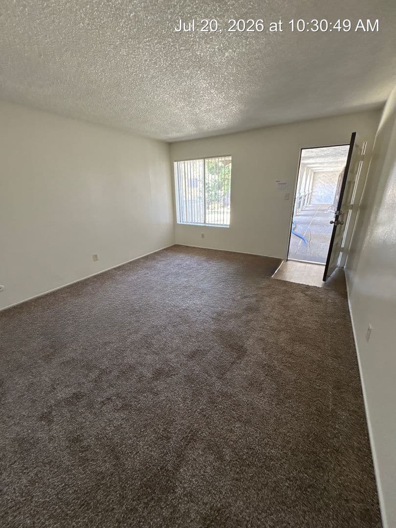 Visalia Apartment: 1418 S Crowe St