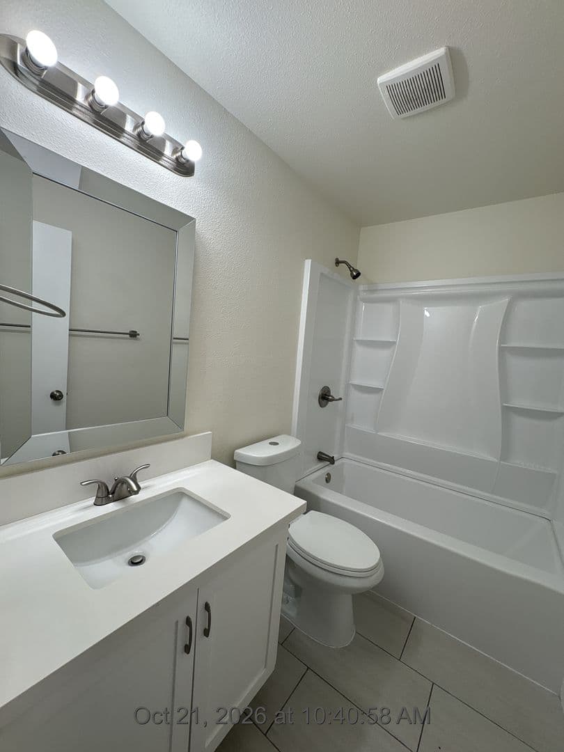 Visalia Apartment: 3521 W Campus Ave -5