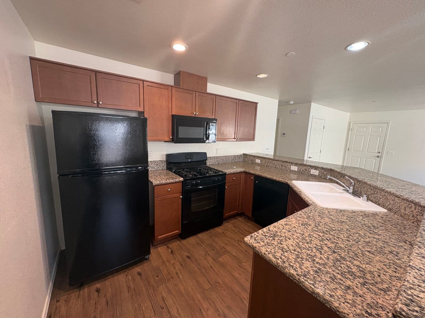 Tulare House: 2109 Bella Oaks Drive