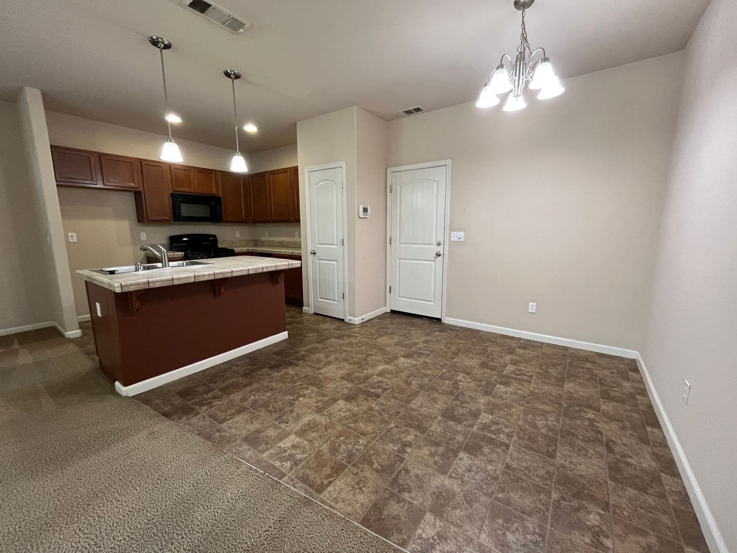 Porterville House: 1884 W Roby Ave