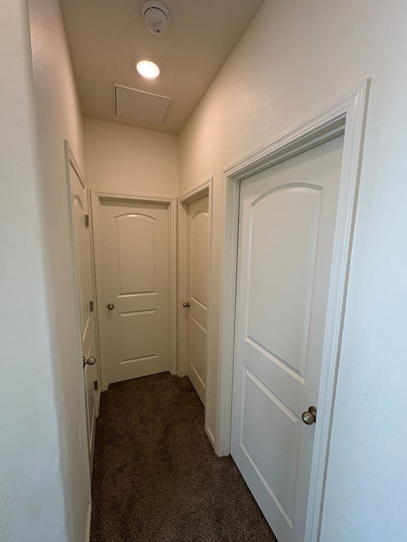 Visalia House: 3208 North Rova Ct