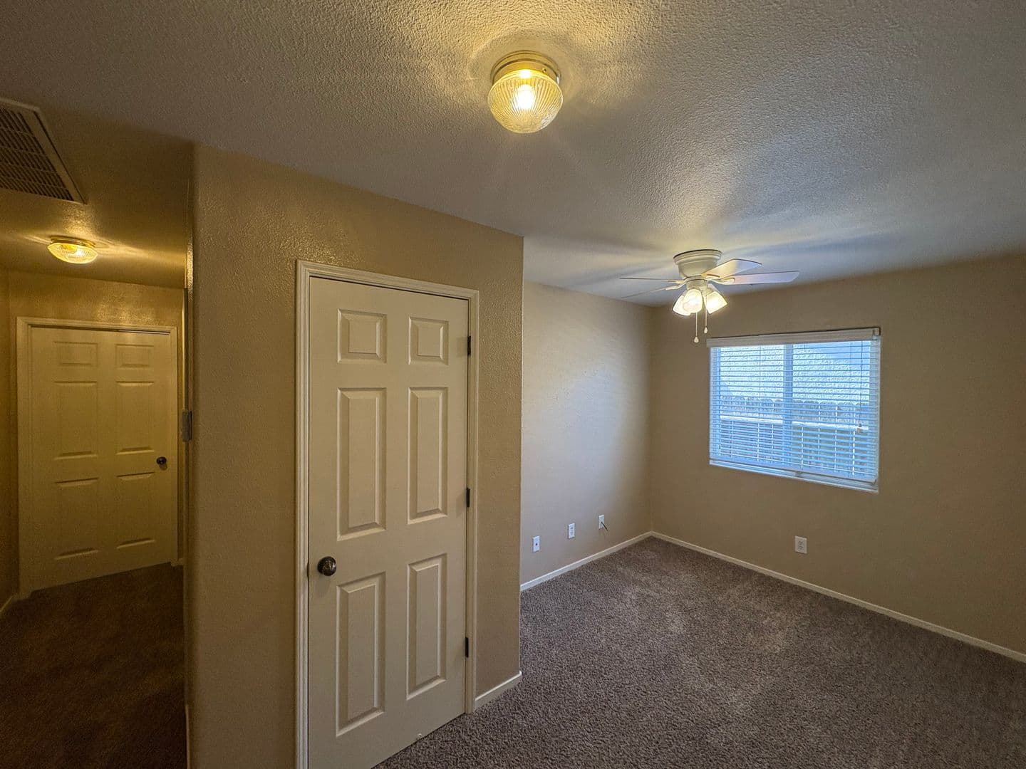Visalia House: 2967 West Jerome Ave