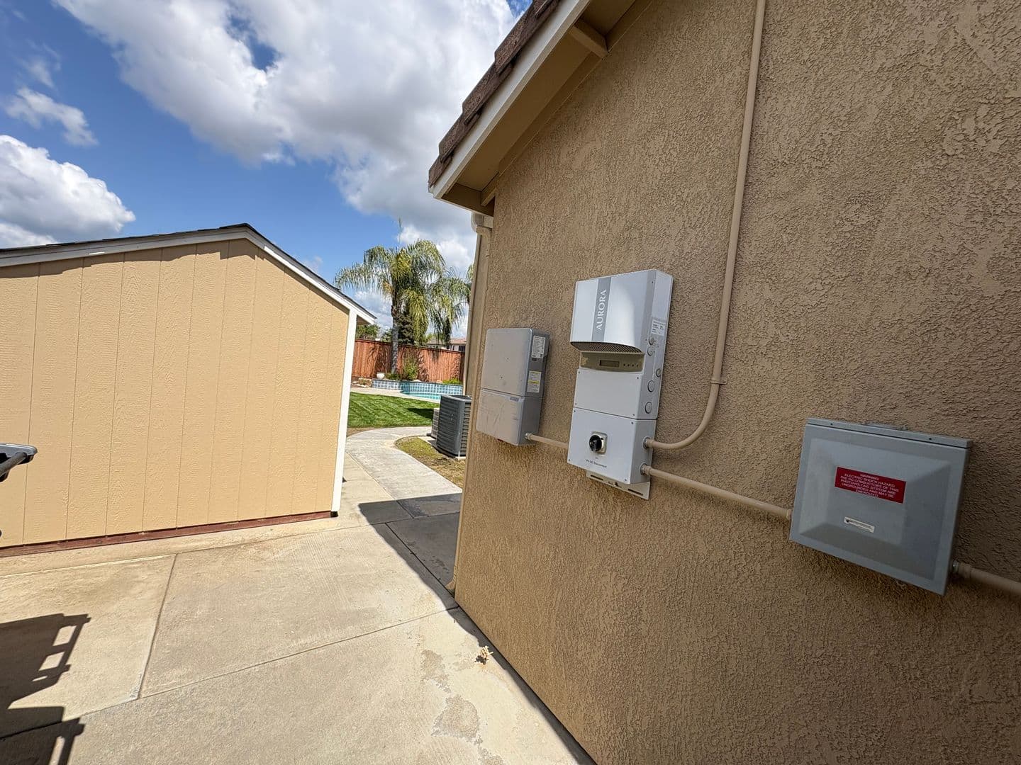 Visalia House: 5928 West Whitley Ave