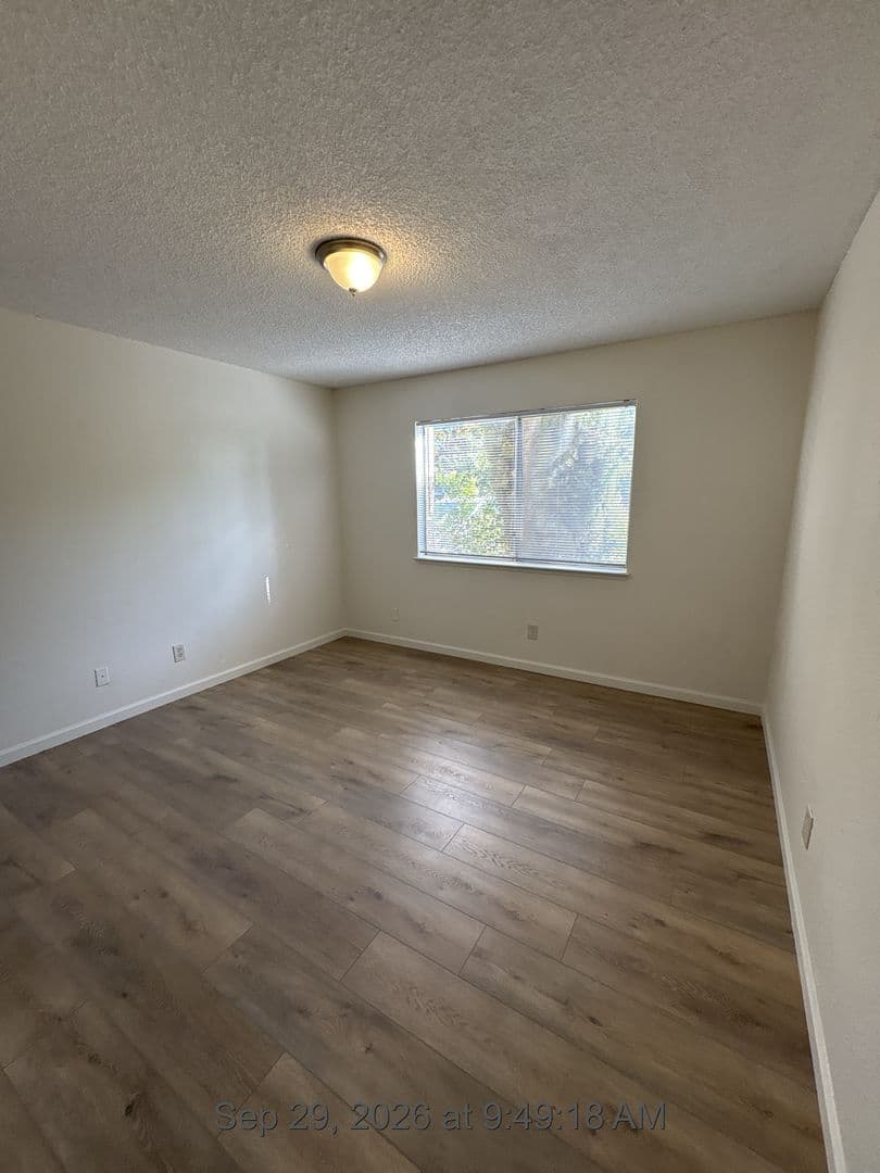 Exeter Apartment: 320 North E Street