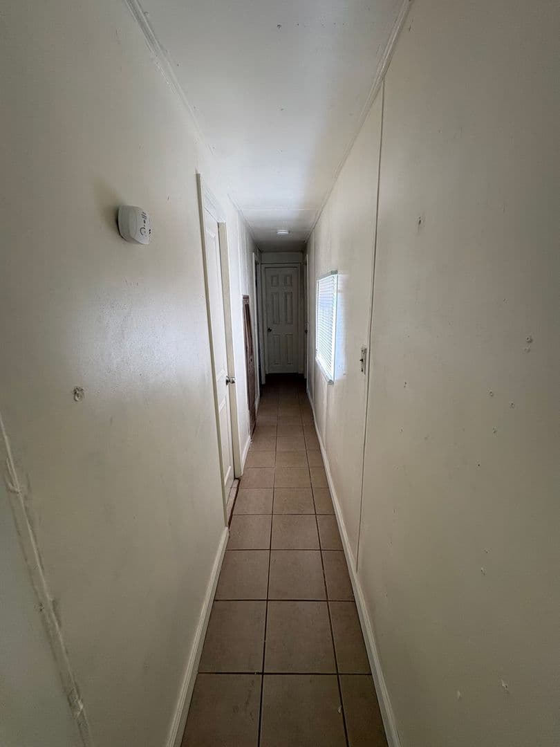 Dinuba Apartment: 581 East Yale Ave