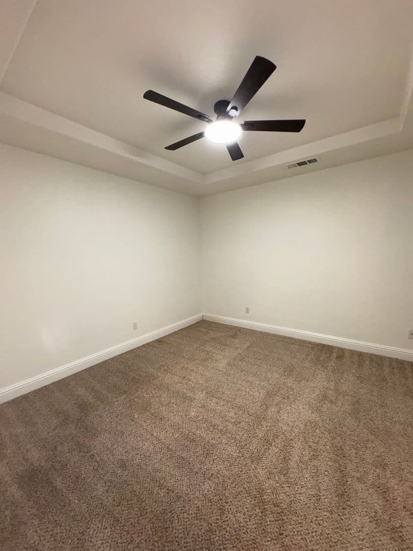 Clovis House: 3227 Jasmine Ave