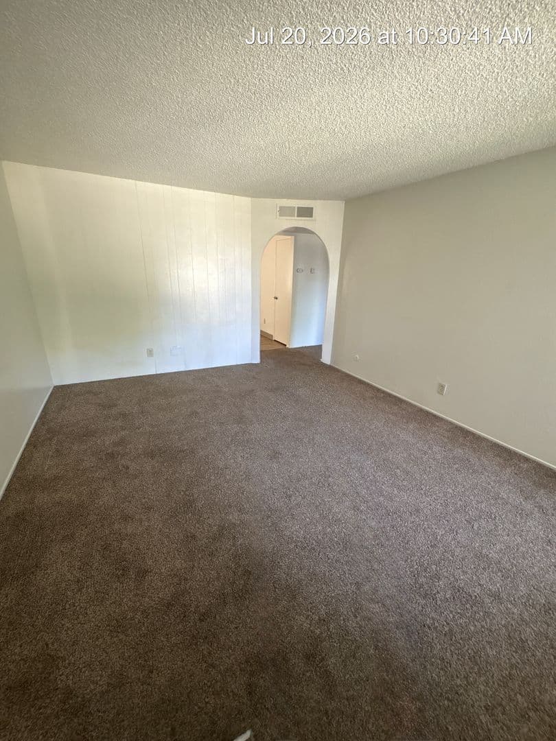 Visalia Apartment: 1418 S Crowe St