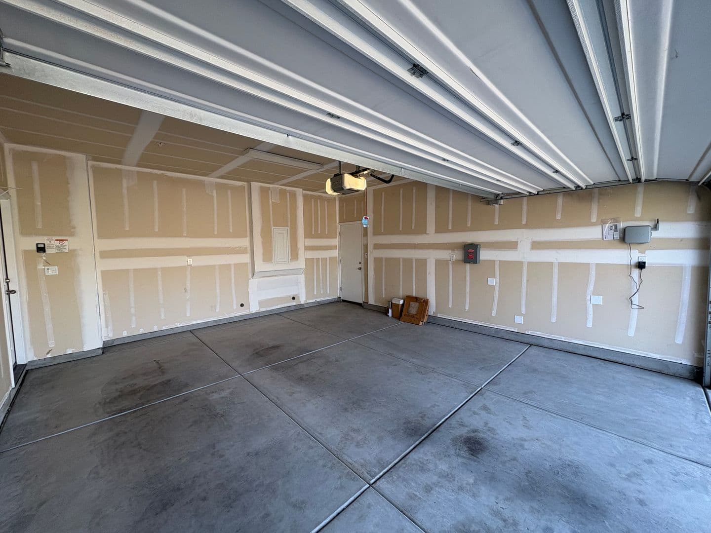 Visalia House: 3215 S Meadowbrook St