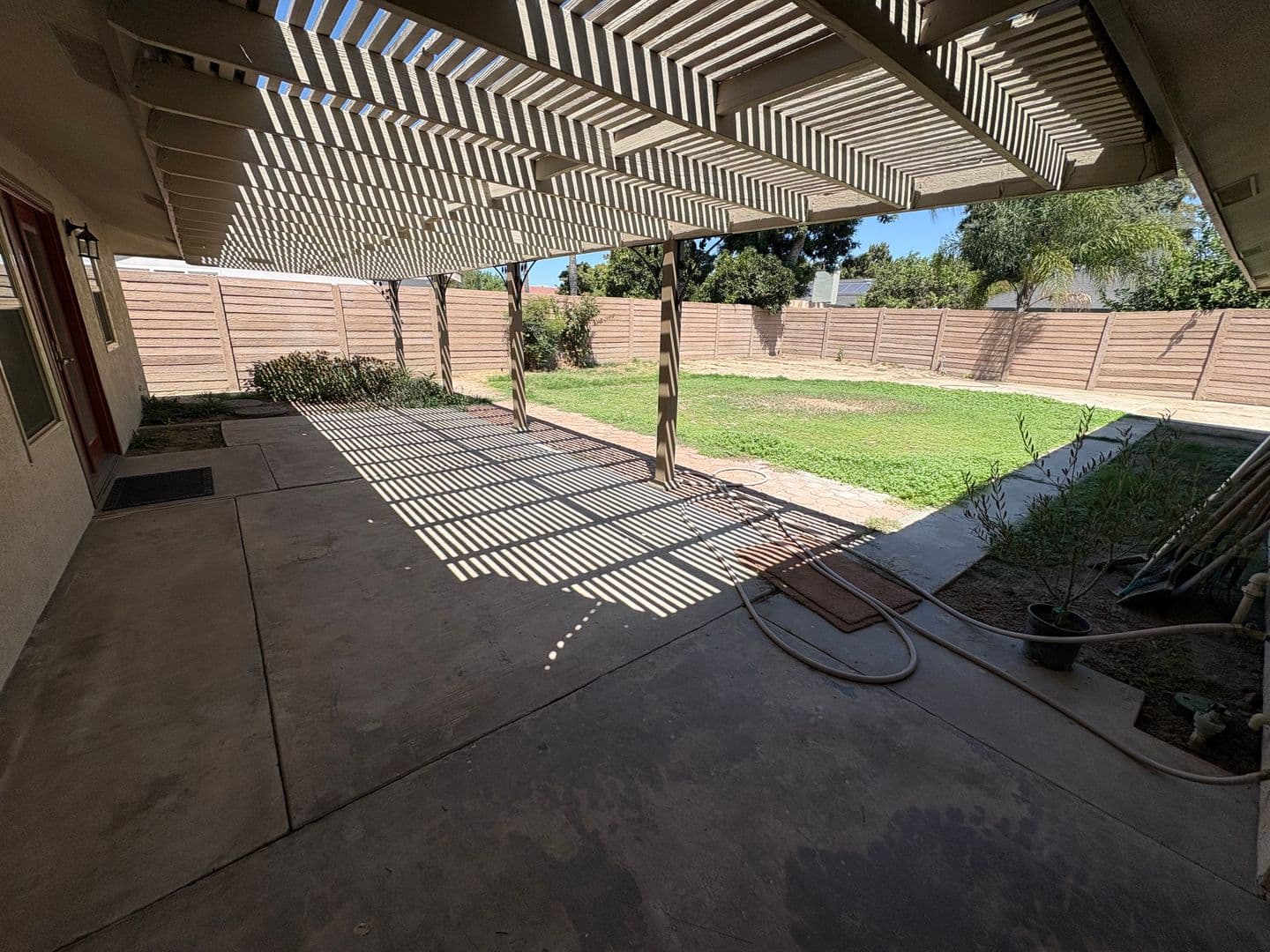 Visalia House: 2322 East Vassar Dr