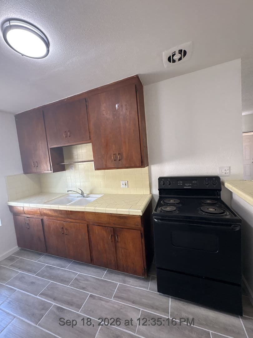 Hanford Apartment: 530-580 S. Richmond Ave