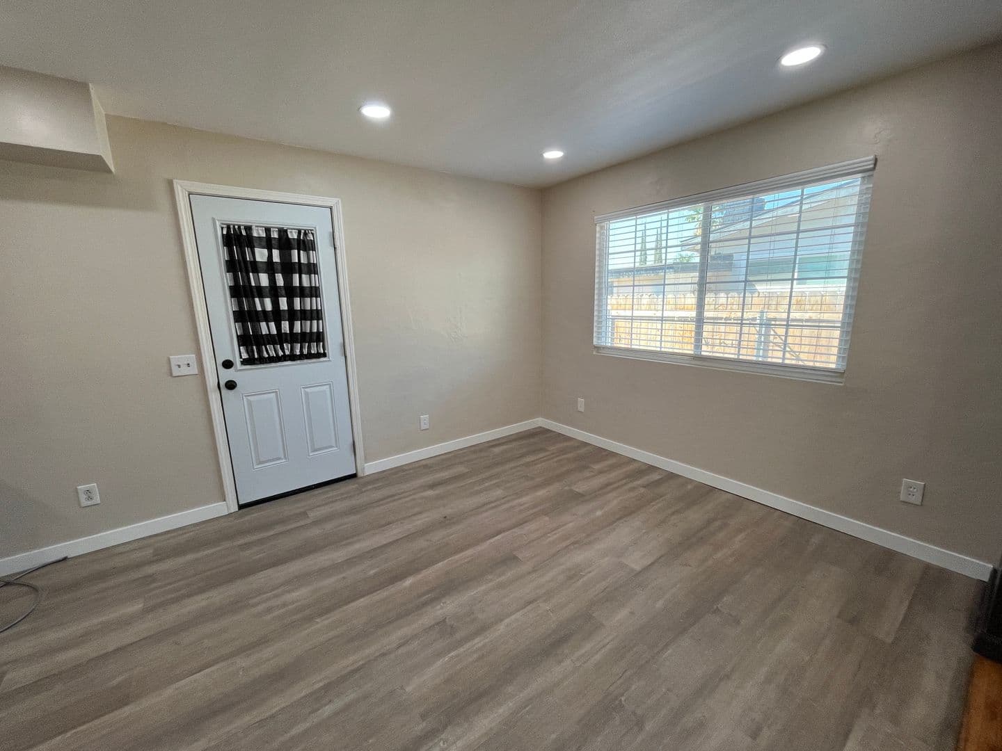 Porterville House: 1930 N Maston St