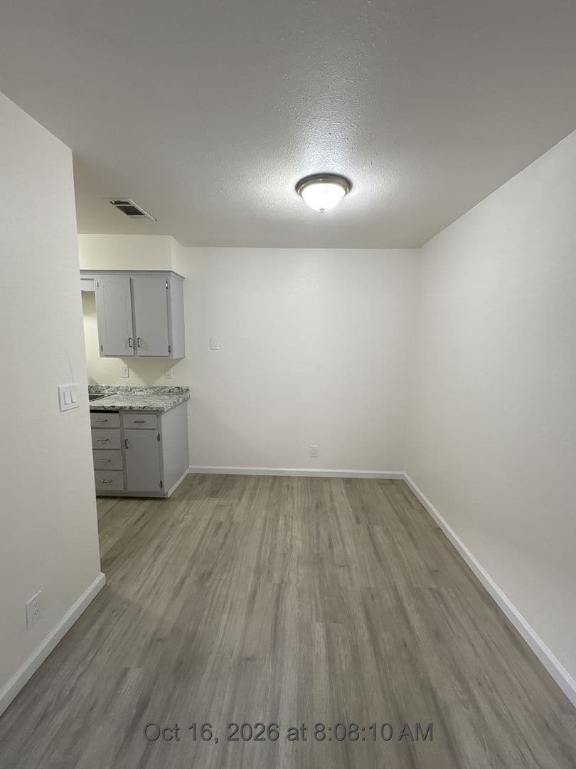 Visalia Apartment: 816 West Murray Avenue